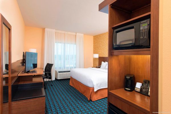 Fairfield Inn & Suites Jackson Clinton